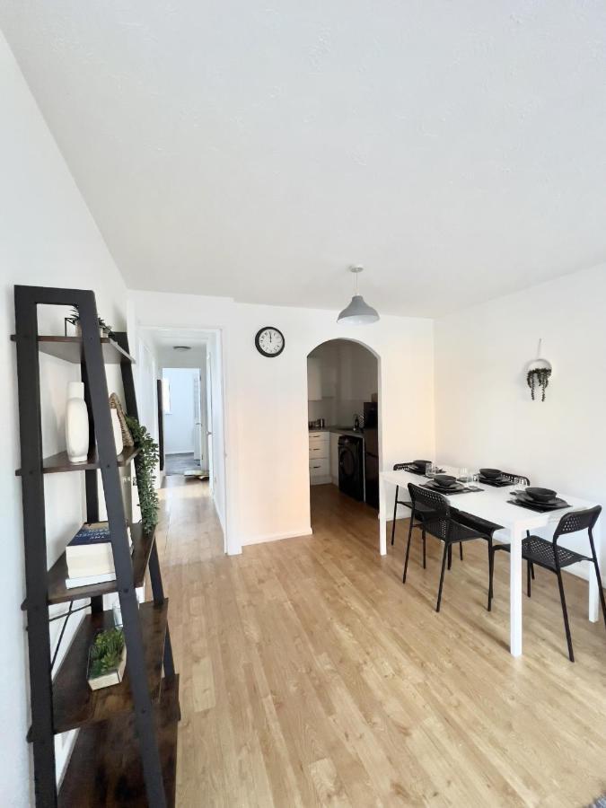 Luxury 2 Bed Apartment Stansted Airport Bishops Stortford Bishop's Stortford Exterior photo